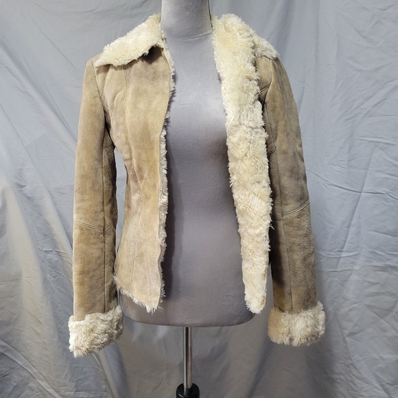 Express Short Shearling Coat Jacket - Picture 3 of 10